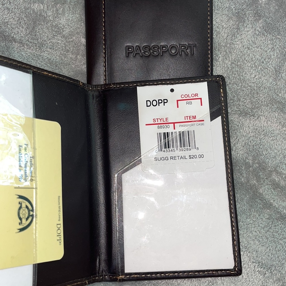 Dopp passport case - Picture 6 of 6